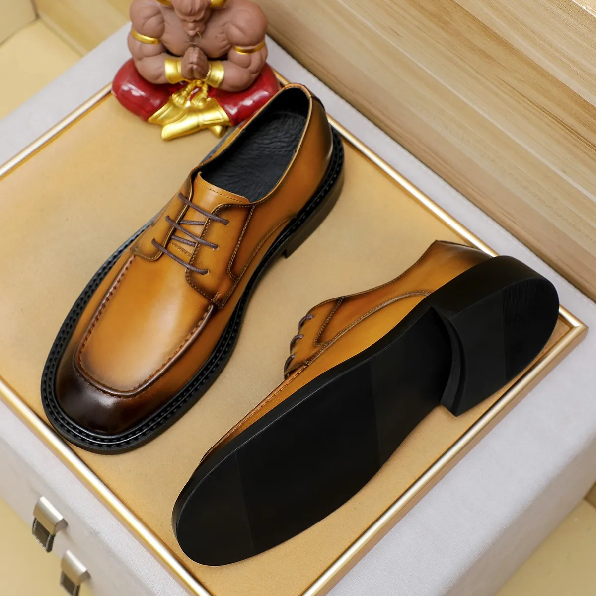 Men's shoes 💰640 💰 Louis Vuitton LV ® Autumn and Winter 🆕 models 🔛Full shoe counter First layer cowhide, 🐂Leather lined casual shoes for men, super soft outsole, essential for driving. Counter synchronization Original first layer cowhide Completely 1:1 mold customization 🌹Top version, color optional! Number: 38-45 (37.46. Customized)
